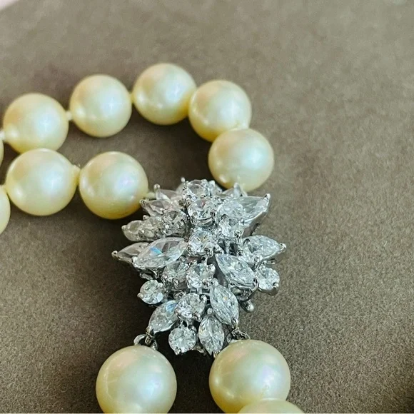 Vintage Fantasia By DeSerio Double Strand Simulated Pearl Necklace With … - Picture 11 of 15